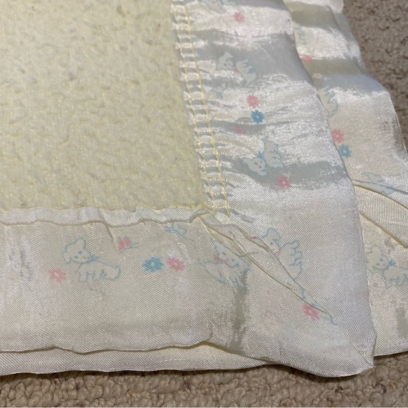 Yellow Trim Baby Blanket Lamb Pink Blue Flowers Floral Vintage 70s 80s Throw - Picture 3 of 6